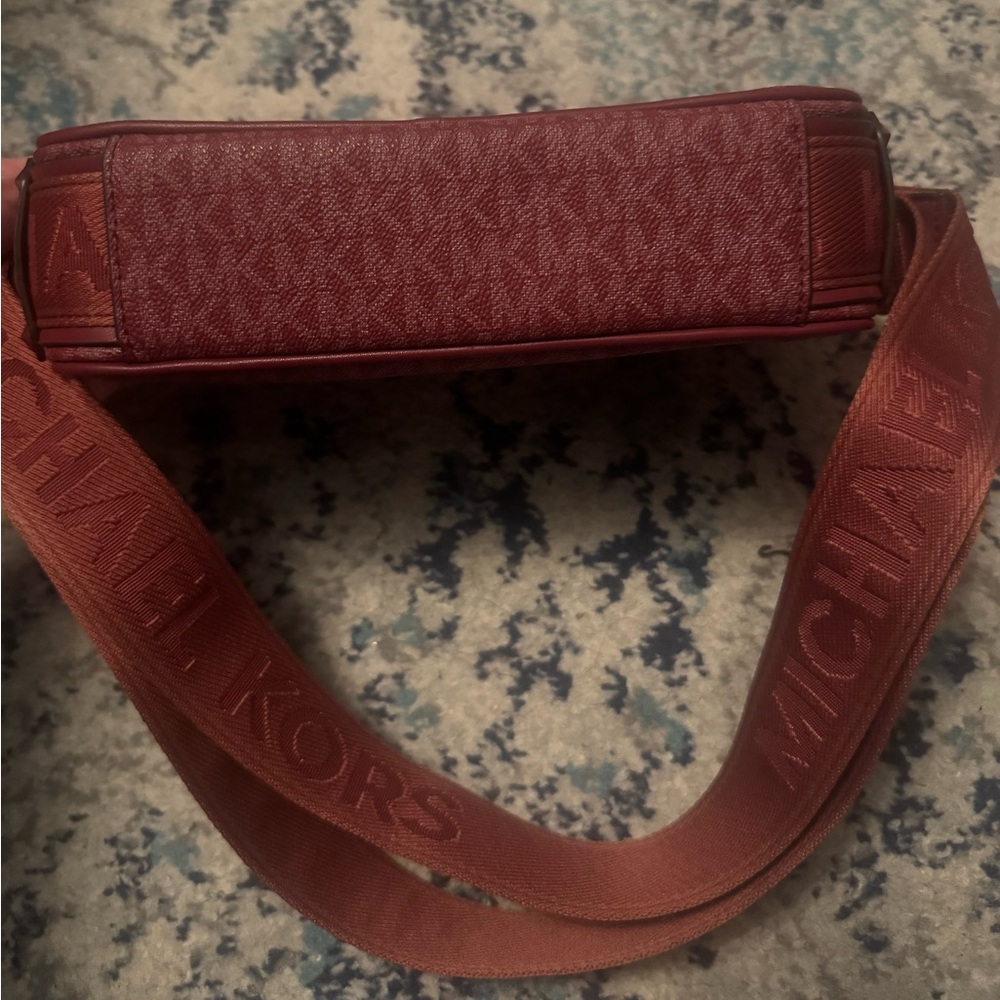 Michael Kors Maeve East West Pocket Crossbody - mulberry NEW! - Picture 8 of 8